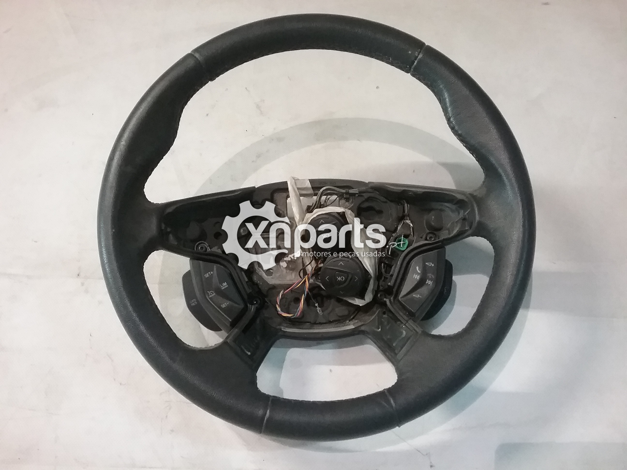 Peças - Volante Em Pele Multifunções  Ford Focus 2010 - 2015 Usado