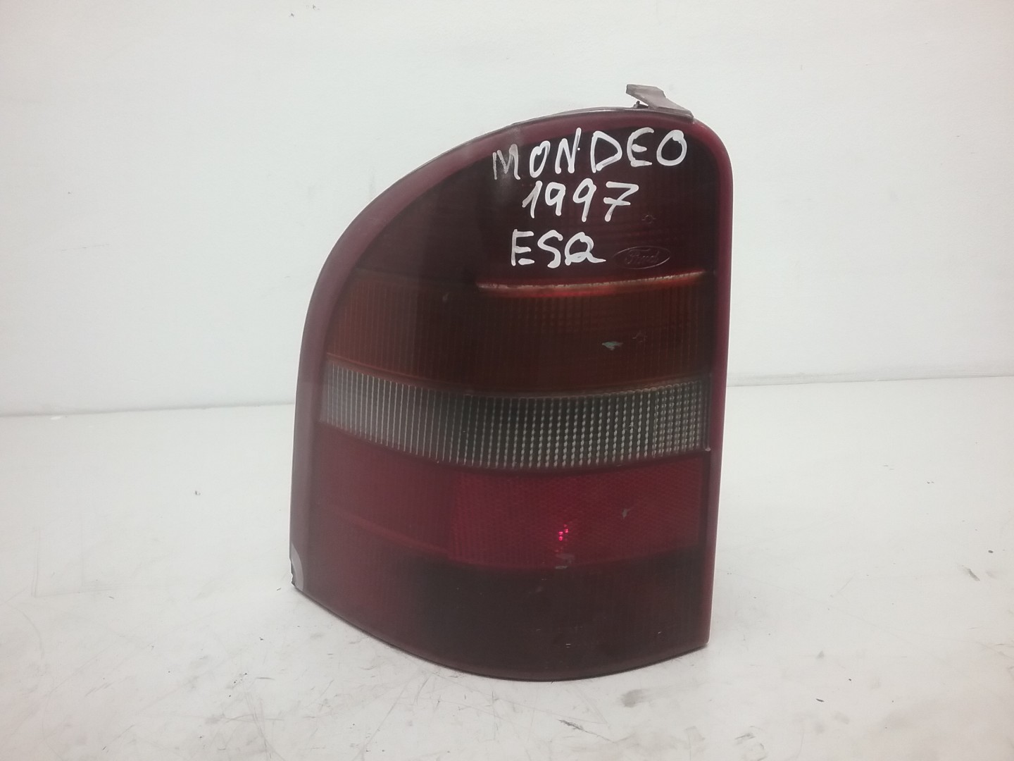 Peça - Farol Trás Esq Ford Mondeo Ii (Bap) 08.96 - 09.00 Usado