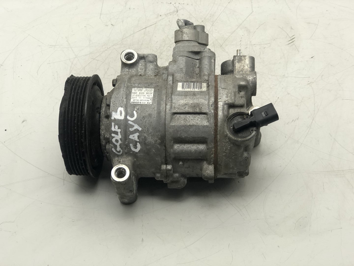 Peça - Compressor De Ar Condicionado Vw Golf Vi (5K1) 1.6 Tdi | 02.