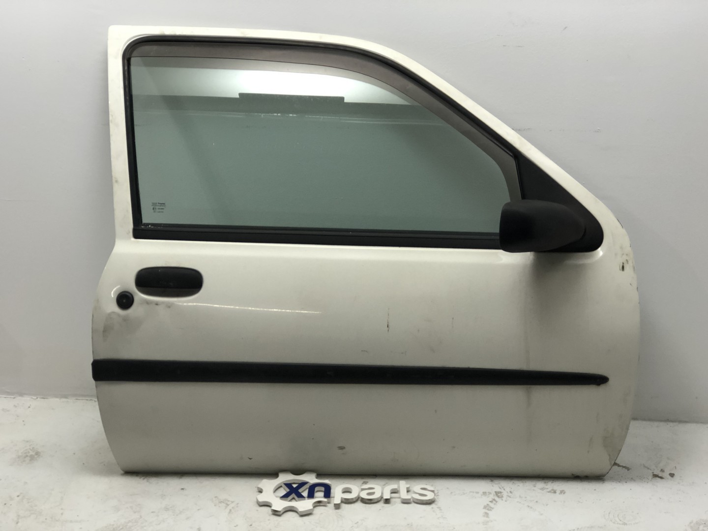 Peça - Porta Frente Dto Ford Fiesta Box (J5 J3) 1996 - 2002 Usado