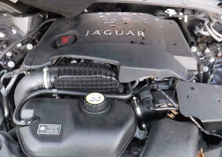 Peça - Motor Jaguar Xf (X250) 3.0 D | 03.09 - 04.15 Usado Ref. Ajv6