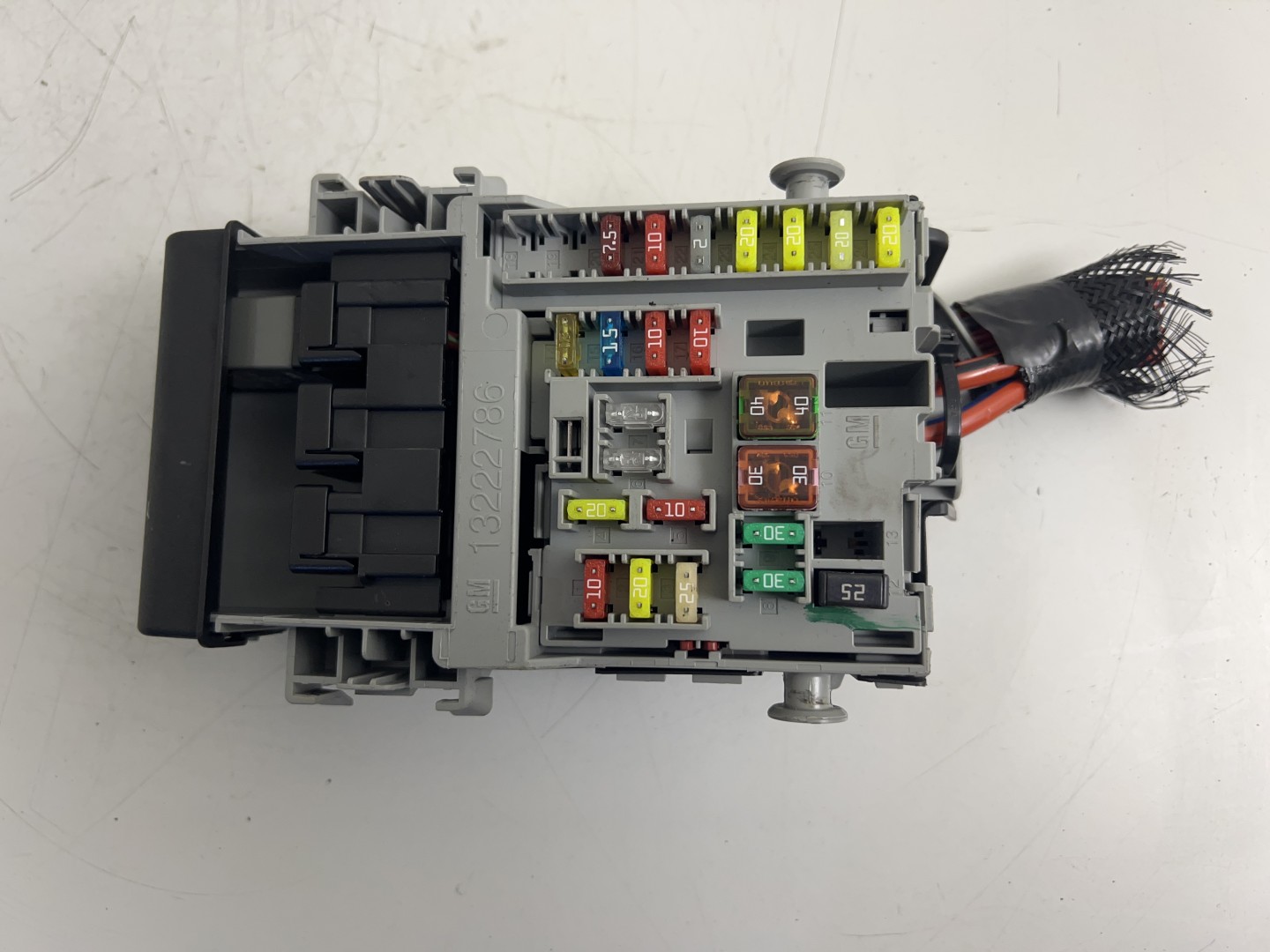 Peça - Caixa De Fusíveis Usado Opel Insignia A 2.0 Cdti Ref. 132227