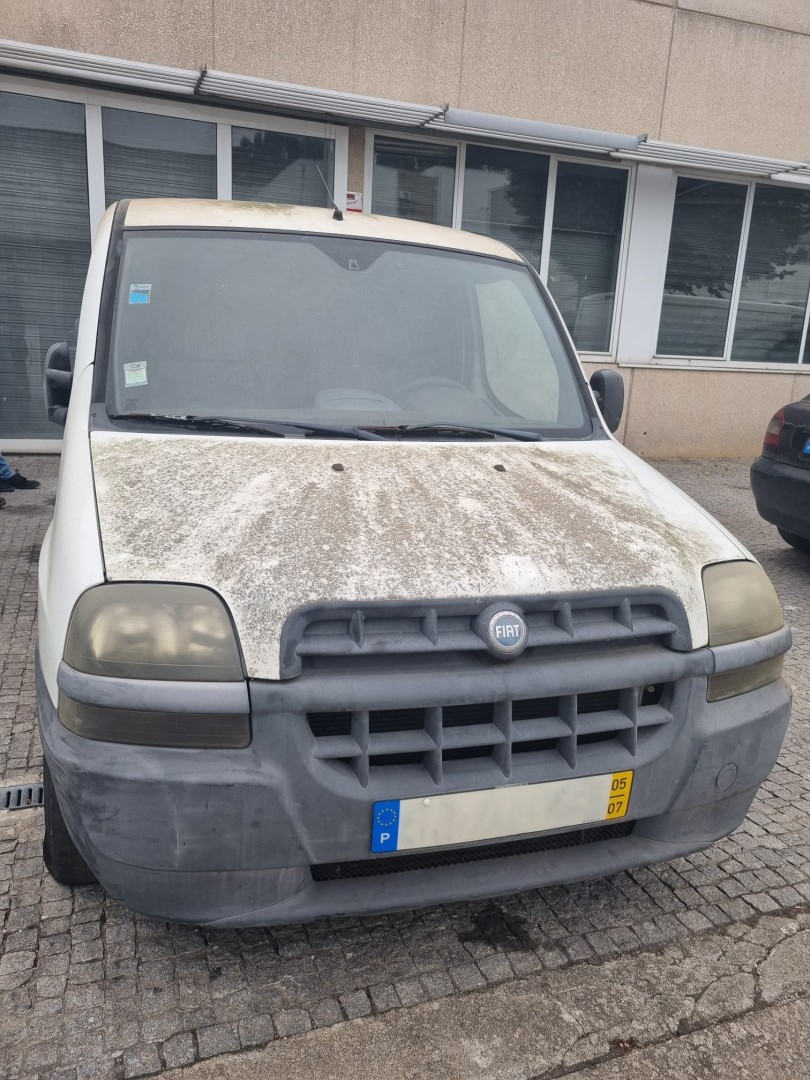 Peças - Carro Para Peças Usado Fiat Doblo Cargo (223_) 1.9 Jtd Ref. 