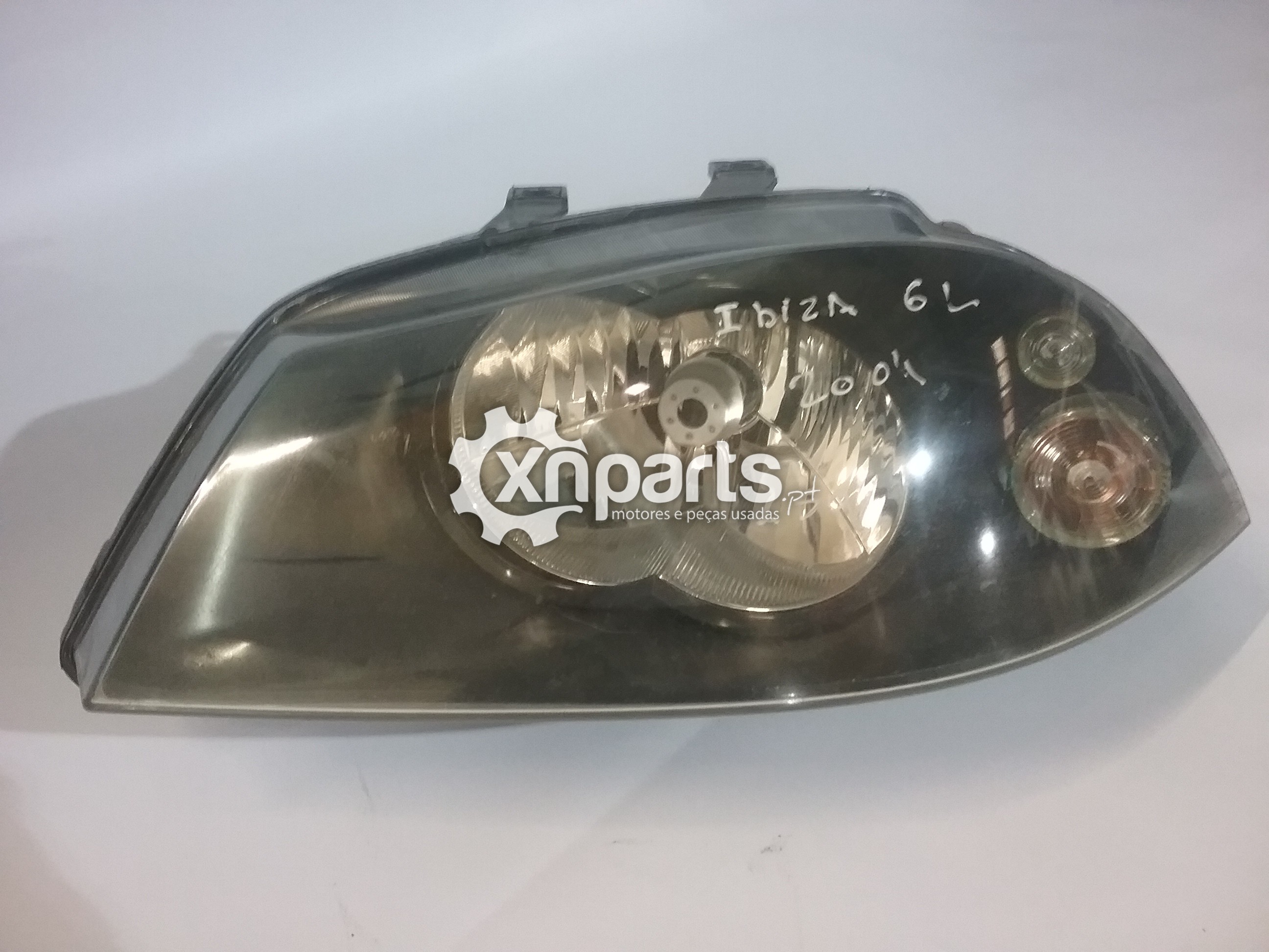 Peças - Farol Esquerdo Frente Seat Ibiza (6L1) Usado 02.02 - 11.09