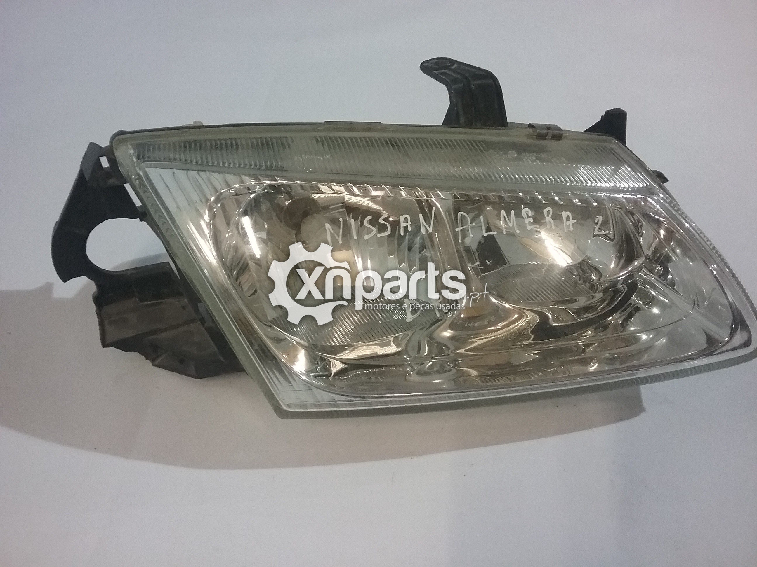 Peças - Farol Normal Frente/Dto Nissan Almera I (N15) 1.4 | 09.95 - 